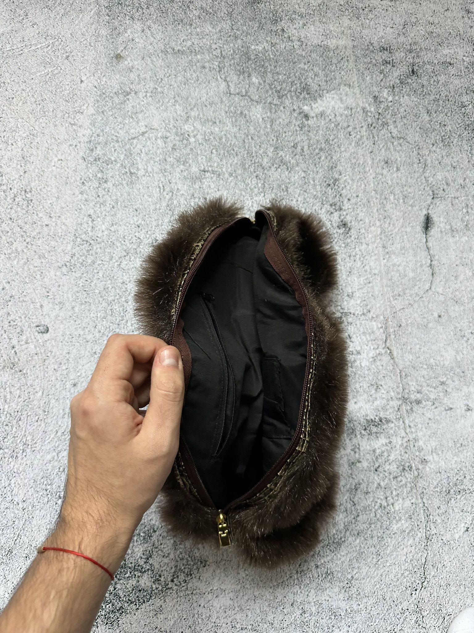 Japanese Brand Faux Fur Nandle Bag Japan Style Y2K Brown Size ONE SIZE - 9 Thumbnail