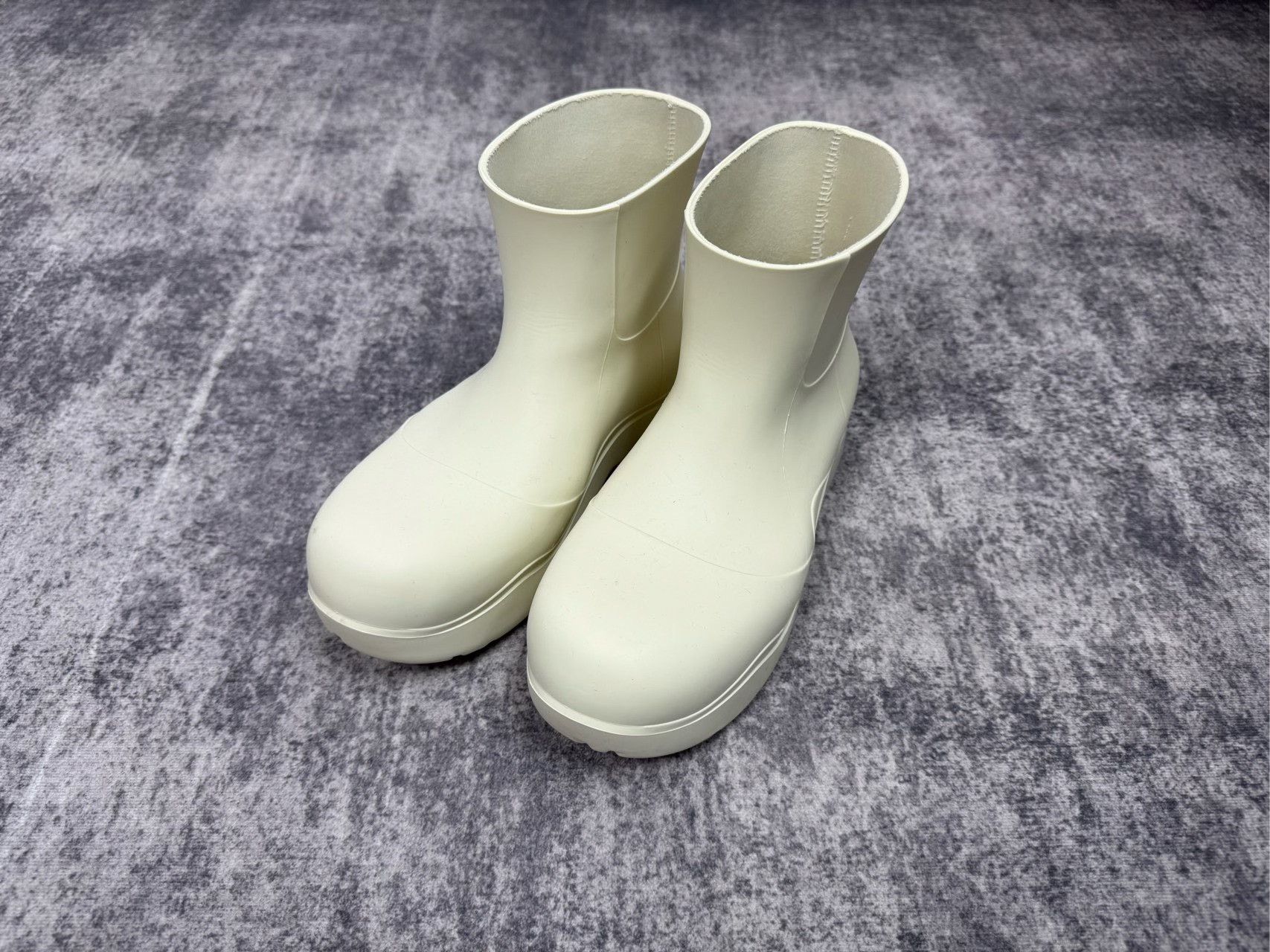Bottega Veneta BOTTEGA VENETA Milk White Rain Boots Size US 6 / IT 36 - 1 Thumbnail
