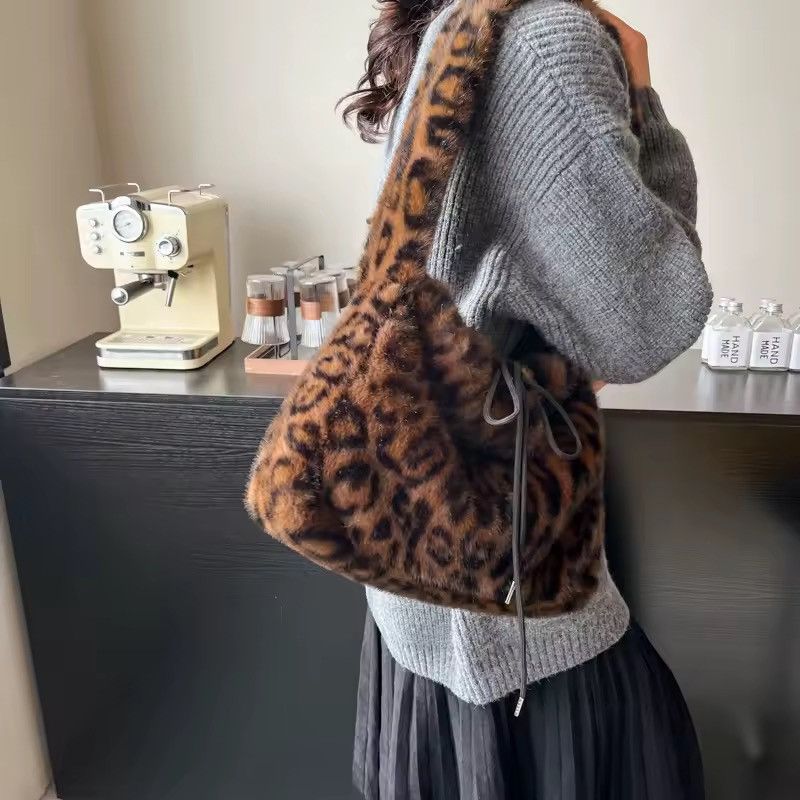 Other Leopard Faux Fur Fluffy Luxury Streetwear Crossbody Y2k Bag Size ONE SIZE - 3 Thumbnail