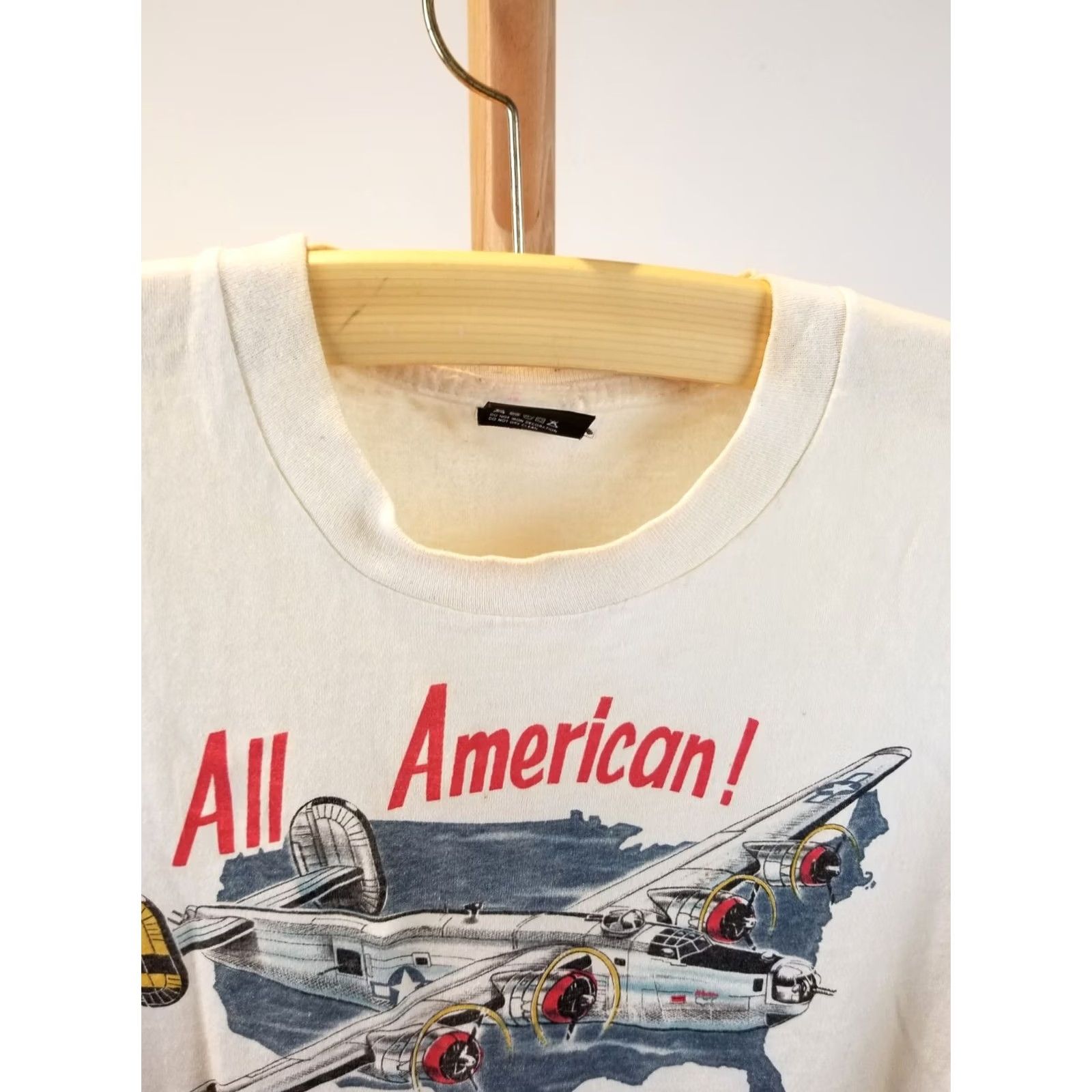 Vintage VINTAGE 90' ALL AMERICAN B-24 WHITE T-SHIRT XLARGE SINGLE STITCH FADED Size US XL / EU 56 / 4 - 5 Thumbnail