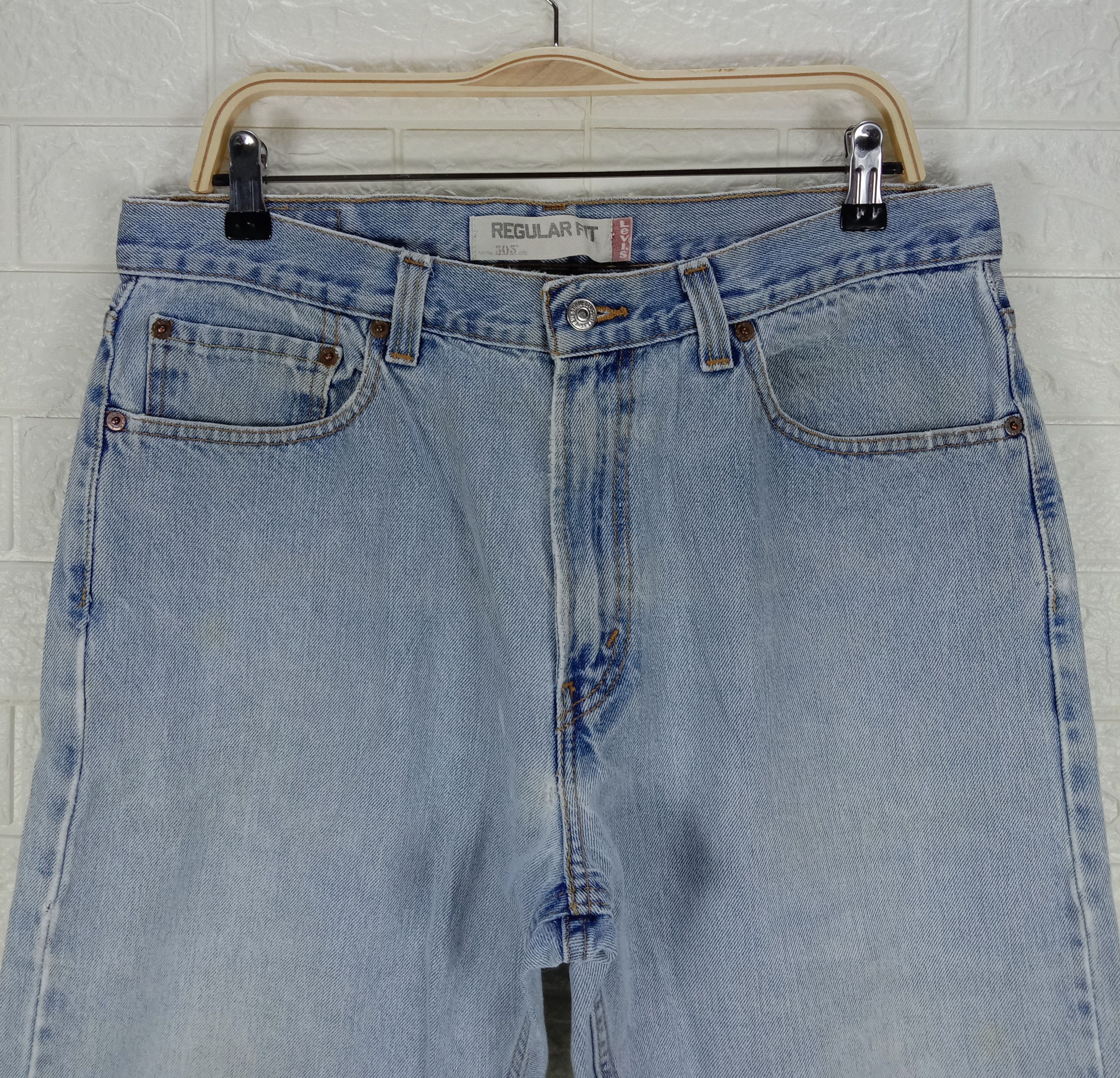 Levi's Vintage Levi's 505 Jeans Light Wash Regular Fit Denim Size US 34 / EU 50 - 2 Thumbnail