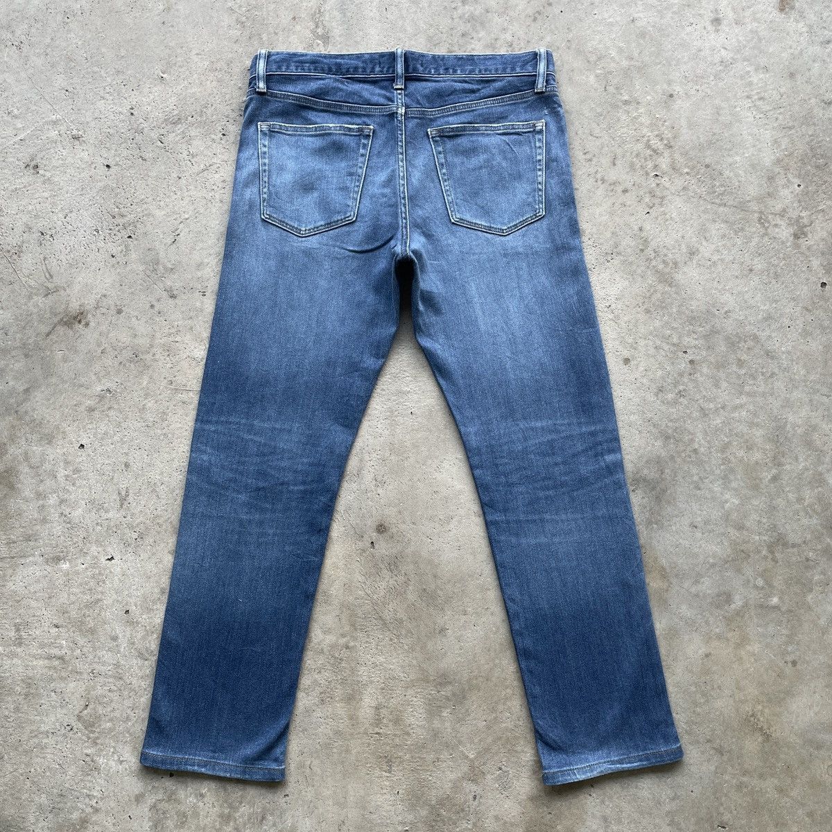 Japanese Brand Vintage Distressed Japanese Faded Denim Jeans Pants W33 Size US 33 - 11 Thumbnail