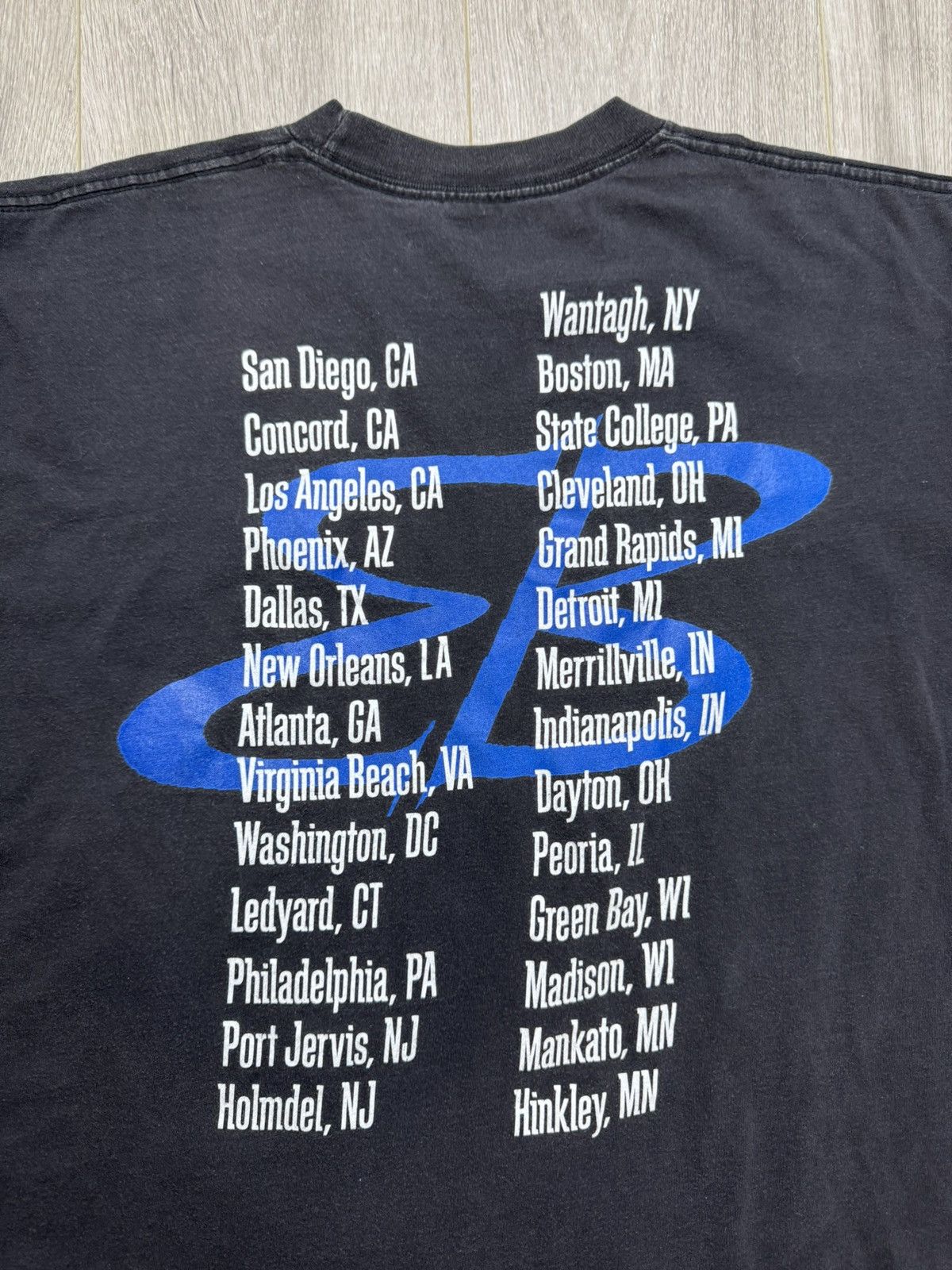 Band Tees × Vintage Vintage 1998 The Moody Blues Music Tour Rock Band Tee Size US XXL / EU 58 / 5 - 5 Thumbnail