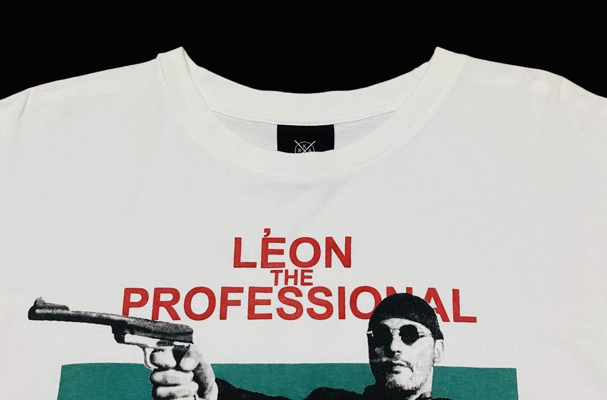 Vintage Vintage Movie Leon Professional T-shirt 2000s Size US L / EU 52-54 / 3 - 5 Thumbnail