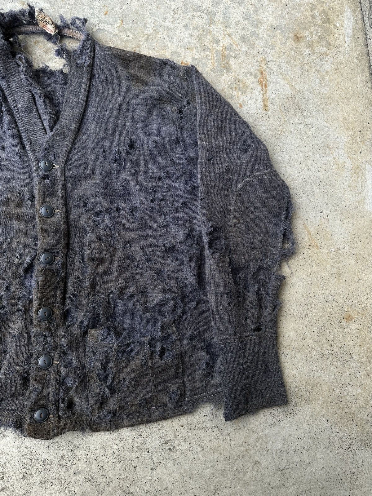 Vintage 1920s Trashed Dirty Zombified Wool Knitted Distress Cardigan Size US M / EU 48-50 / 2 - 3 Thumbnail