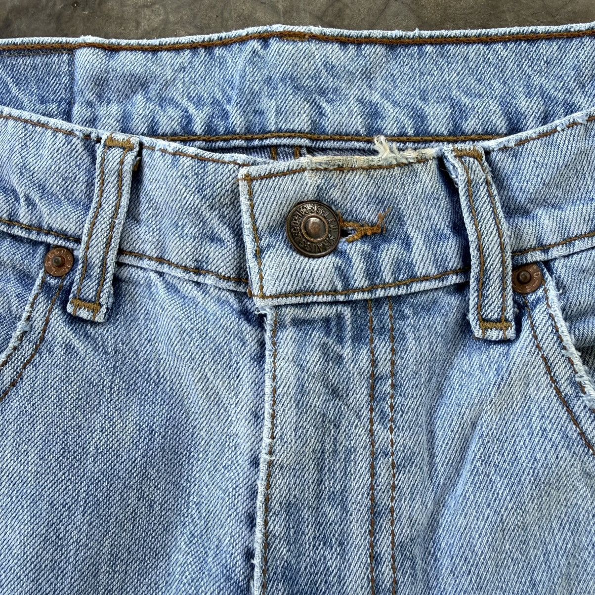 Levi's Vintage Clothing W33 Vintage Levi's 512 RippedFaded Light Wash Denim Jeans. Size US 33 - 5 Thumbnail