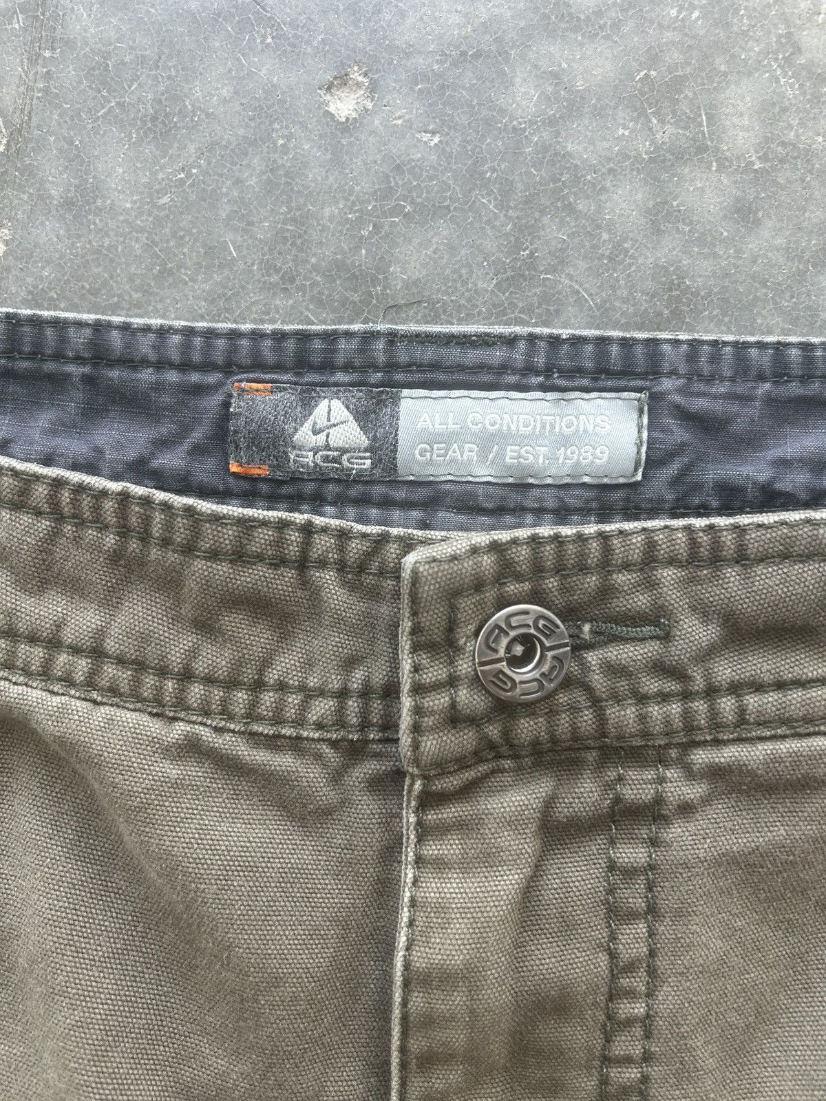 Nike ACG × Vintage Vintage Y2K Nike ACG Hiking Cargo Shorts Size US 36 / EU 52 - 3 Thumbnail