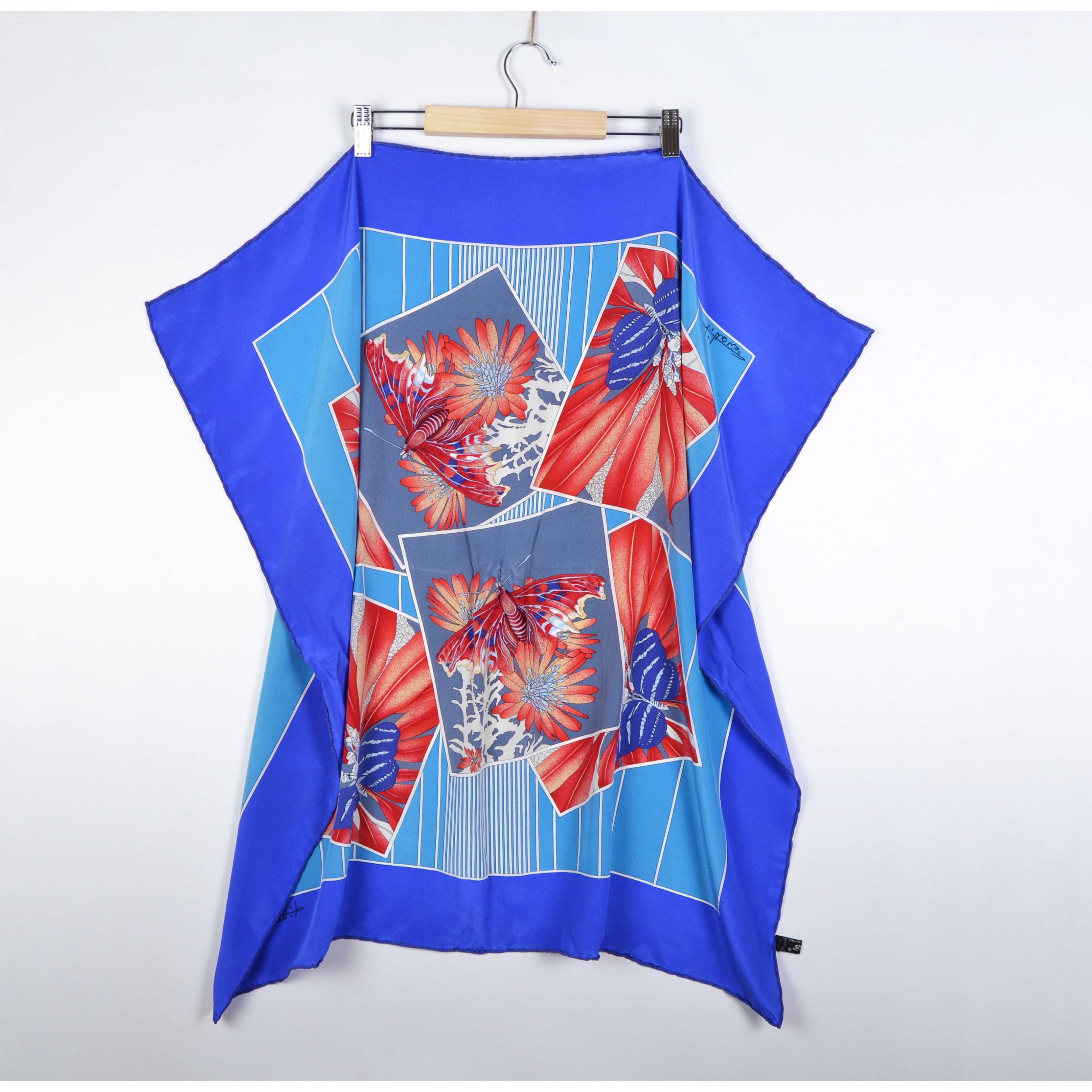 Vintage Vintage Tittorio Silk Scarf With Butterflies, Moths &Flowers Size ONE SIZE - 14 Thumbnail