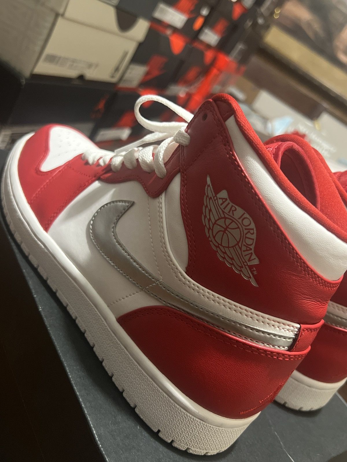 Nike Air Jordan 1 Retro High ‘Silver Medal’ 2016 Size US 9 / EU 42 - 14 Thumbnail