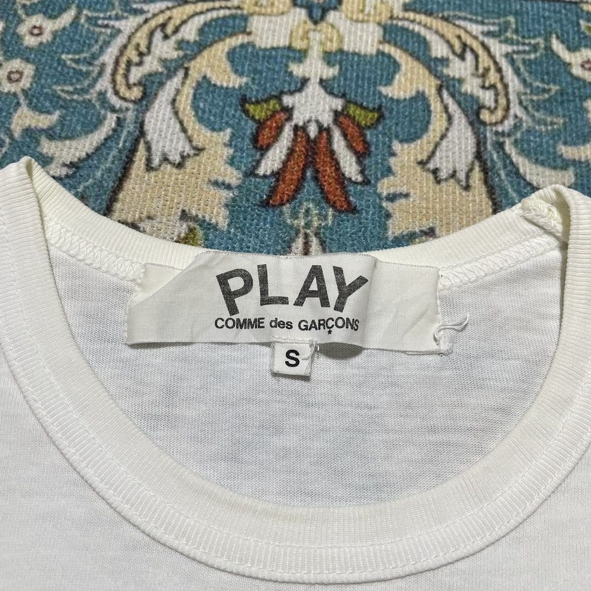 Comme des Garcons × Japanese Brand Comme Des Garcons Play T-shirt Size US XXS / EU 40 - 4 Thumbnail