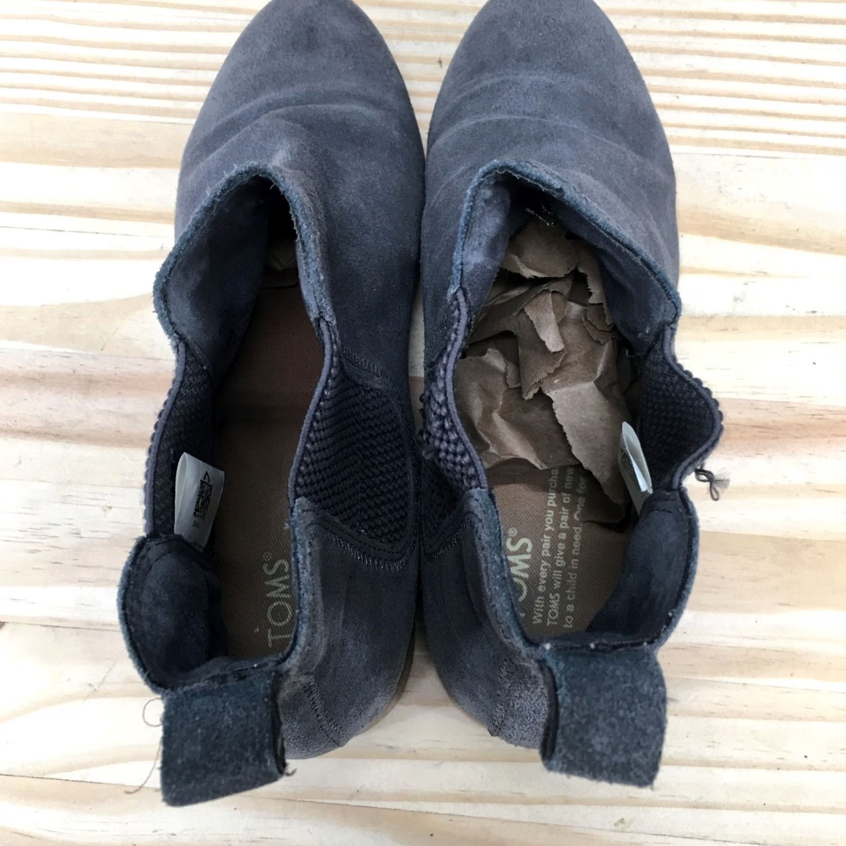 Toms Toms Boots Womens 8.5 Ella Chelsea Booties Gray Suede Almond Toe Cuban Heels Boots Men's? Size US 9 / IT 39 - 6 Thumbnail