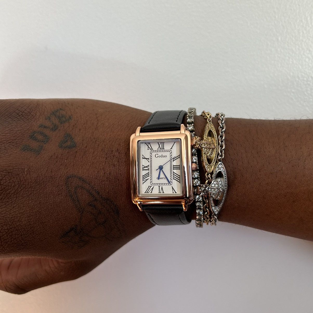 Vintage Vintage 90s vintage retro luxury style quartz leather watch Size ONE SIZE - 3 Thumbnail