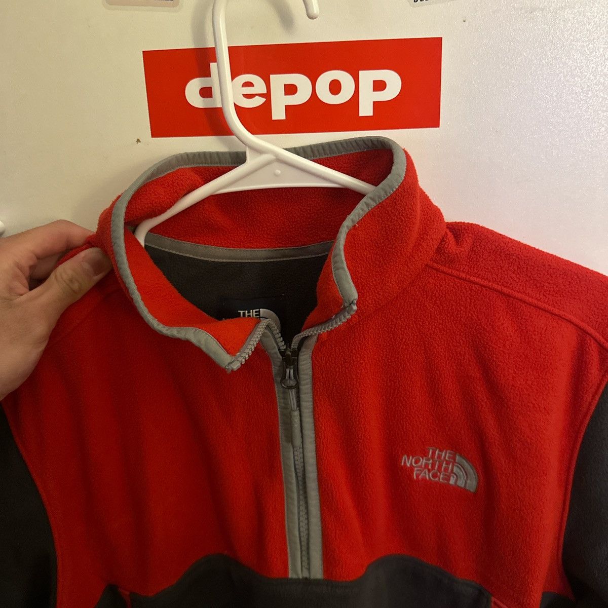 The North Face The North Face red and grey fleece quarter zip Size US L / EU 52-54 / 3 - 3 Thumbnail