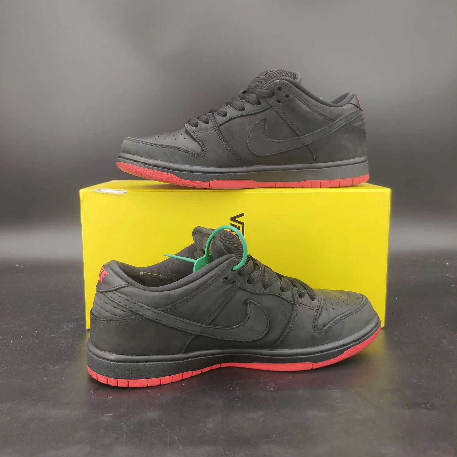 Nike Nike Dunk SB Black Pigeon 40 Worn 2x Boxed Size US 7 / EU 40 - 3 Thumbnail