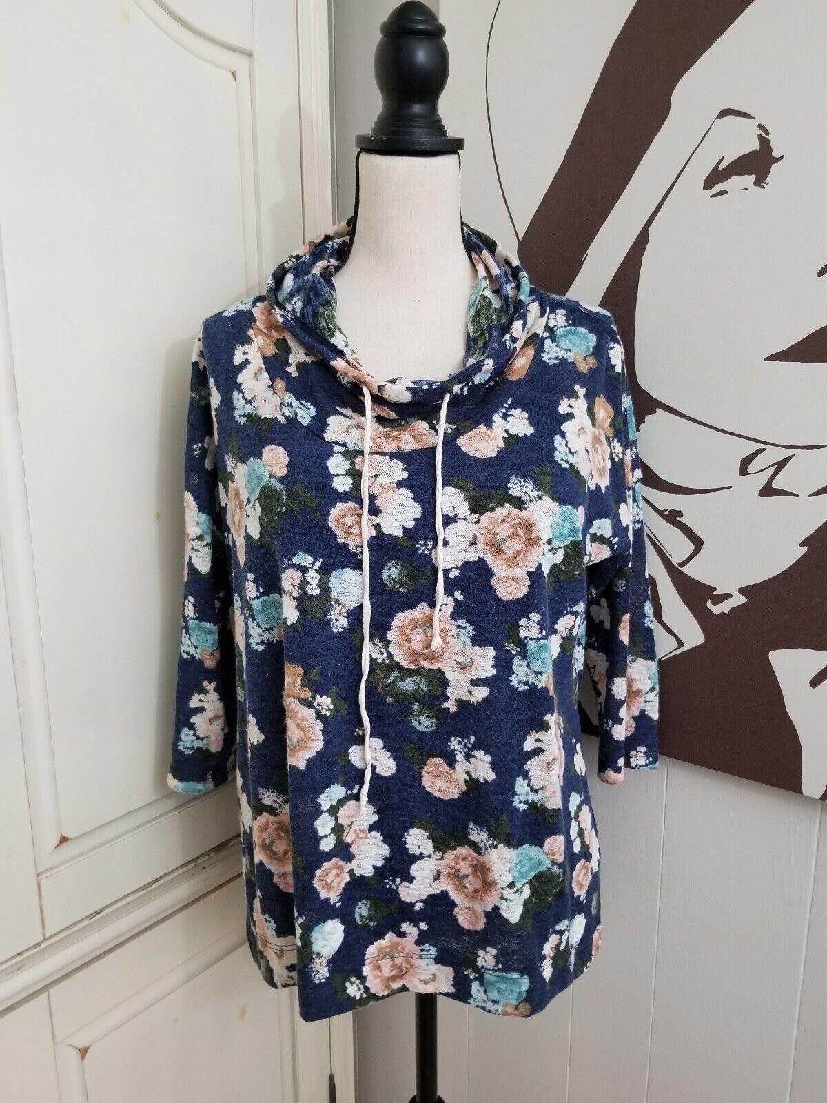 Designer Hip Top Medium Cowl Neck Blue Floral 3/4 Sleeve Side Slits Size M / US 6-8 / IT 42-44 - 1 Thumbnail