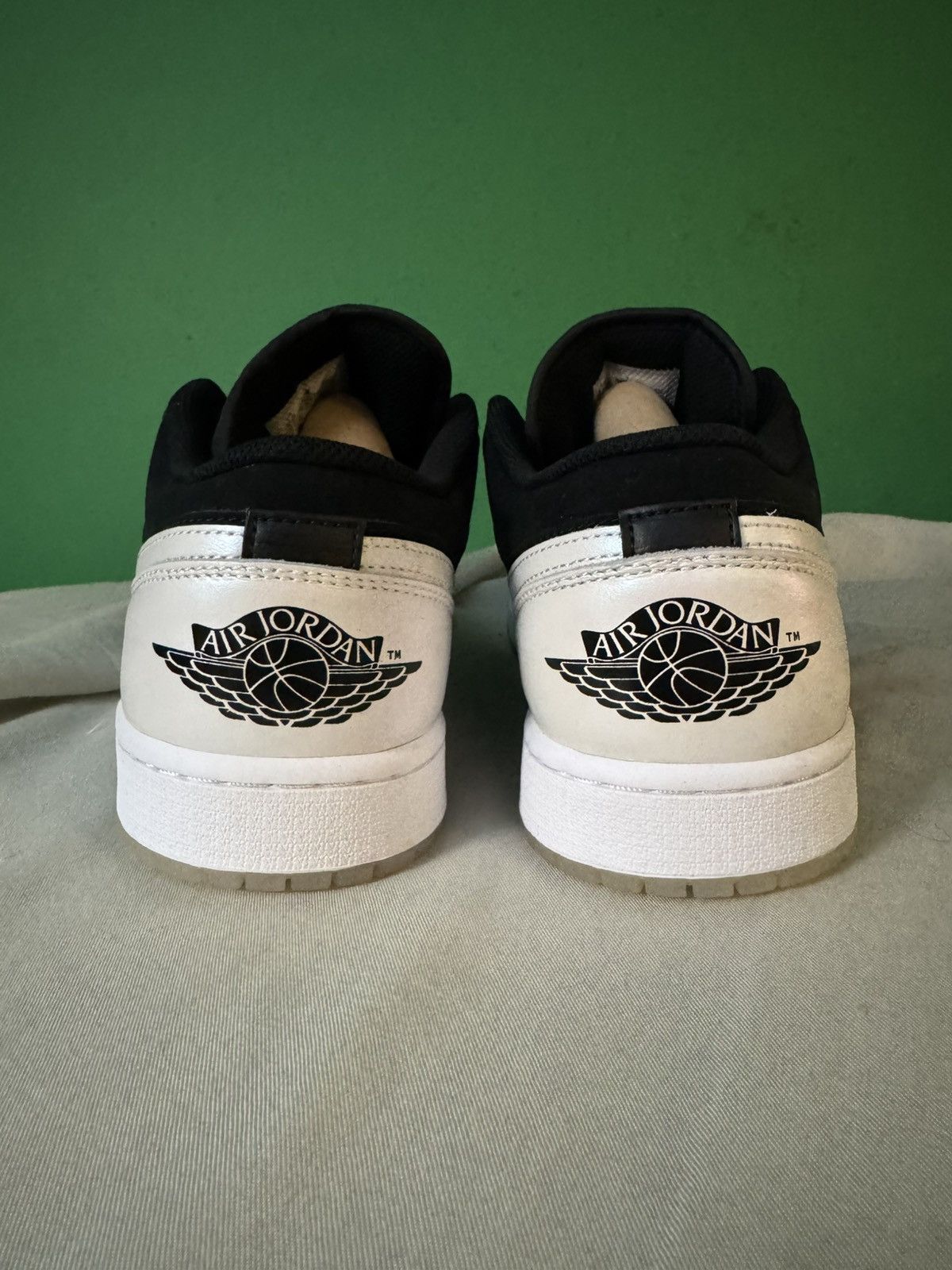 Jordan Brand Jordan 1 low diamond shorts 2022 Size US 11.5 / EU 44-45 - 3 Thumbnail