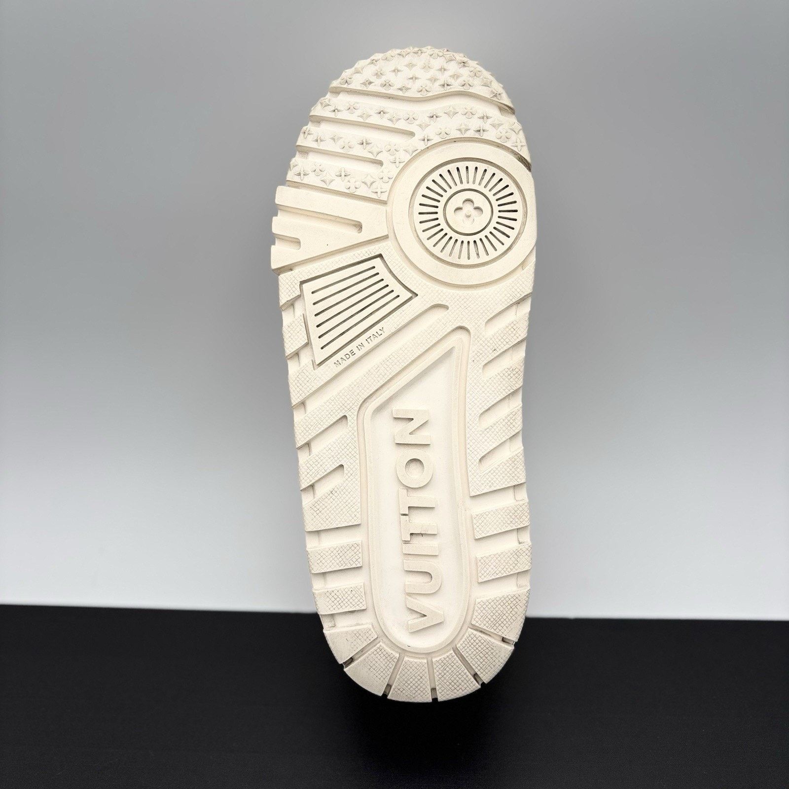 Louis Vuitton Louis Vuitton Maxi Trainer ' White ' | GREAT CONDITION! Size US 9.5 / EU 42-43 - 9 Thumbnail