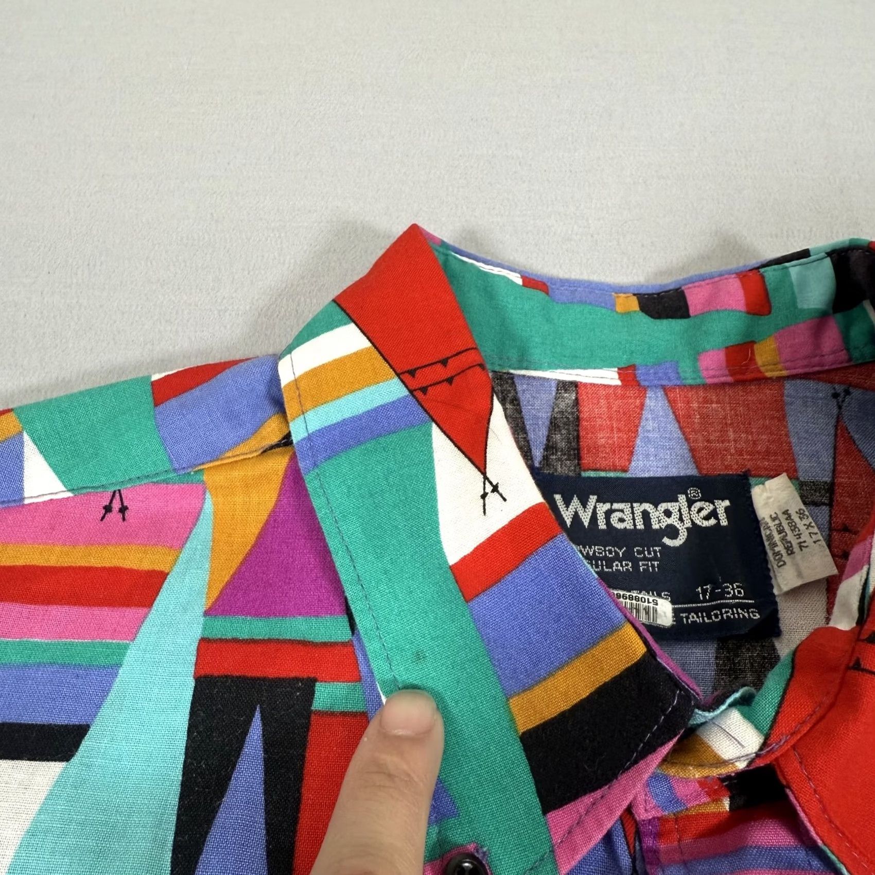 Wrangler VINTAGE Wrangler Shirt Mens XL Aztec Brushpopper Button Up Teepee Western 90s Size US XL / EU 56 / 4 - 4 Thumbnail