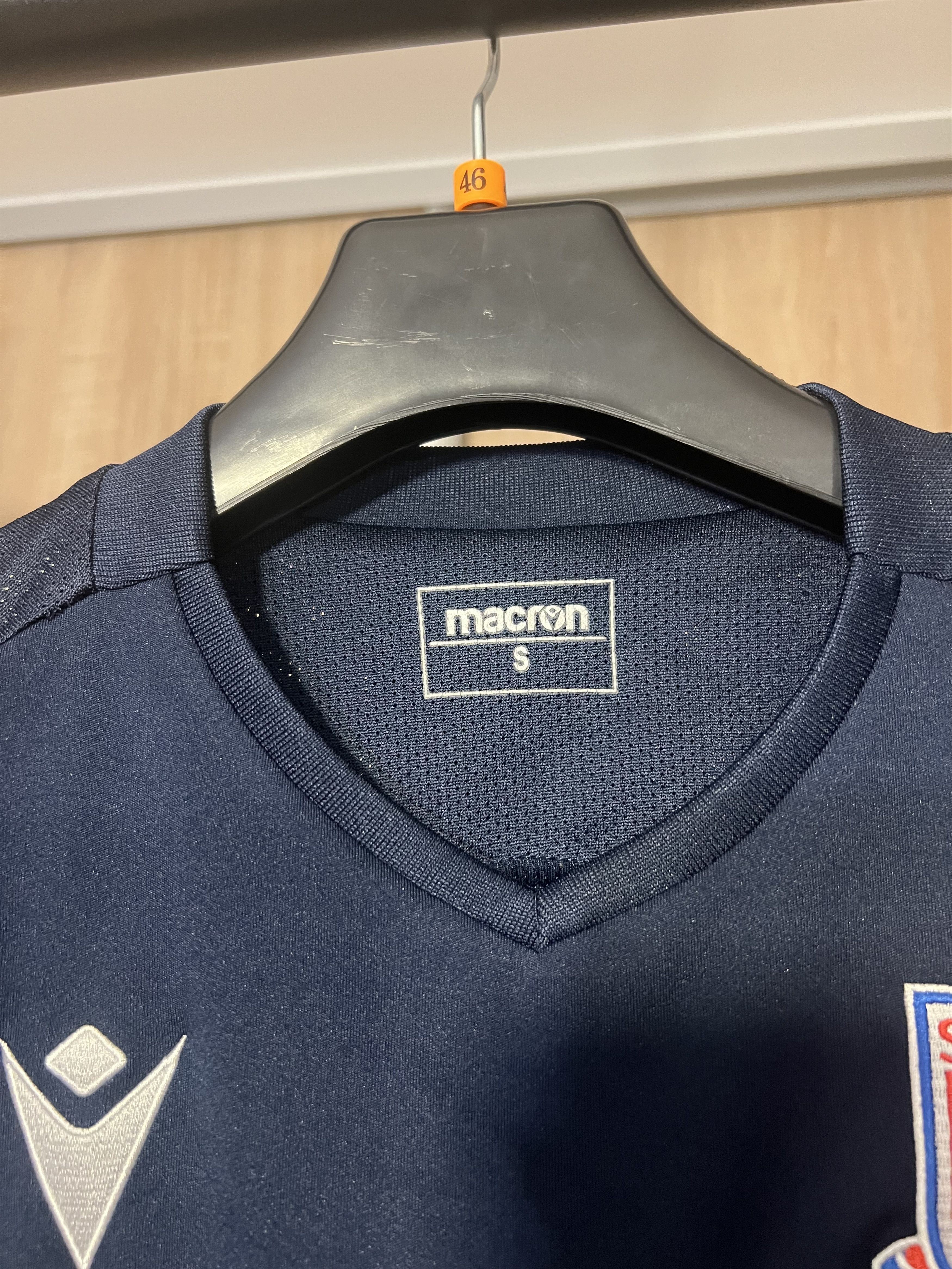 Macron STOKE CITY FOOTBALL SHIRT JERSEY TRAINING MACRON Size US S / EU 44-46 / 1 - 3 Thumbnail