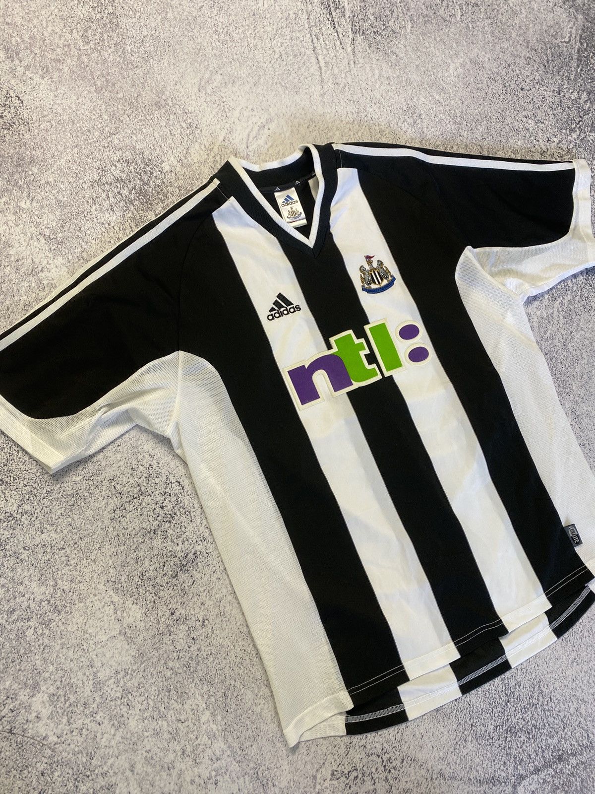 Adidas × Vintage Vintage Newcastle United 2001-2003 Adidas Soccer Jersey Size US L / EU 52-54 / 3 - 3 Thumbnail