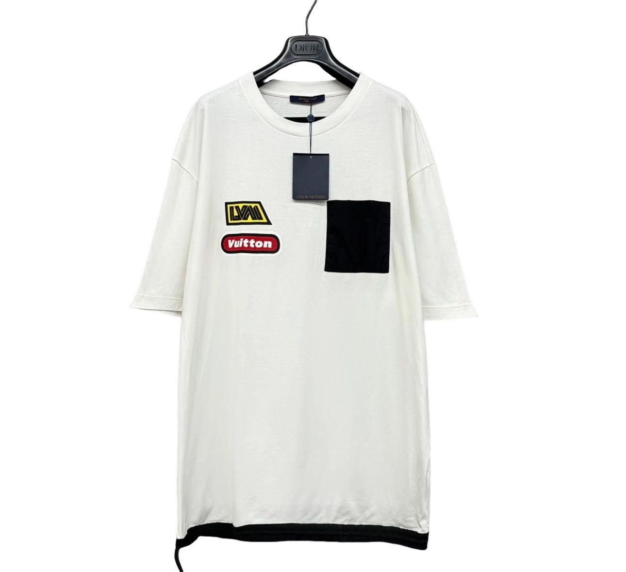 Louis Vuitton Louis Vuitton Logo Patch Pocket T-Shirt 5L Size US XXL / EU 58 / 5 - 1 Thumbnail