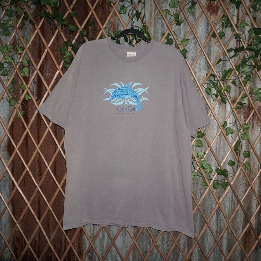 Vintage XL - Cape Cod grunge tribal dolphin ocean sea 2000s t-shirt Size US XL / EU 56 / 4 - 1 Thumbnail