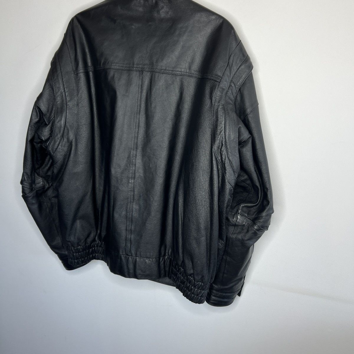 Leather × Vintage Vintage Black Leather Motor Biker Jacket Trucker Genuine Size US L / EU 52-54 / 3 - 12 Thumbnail