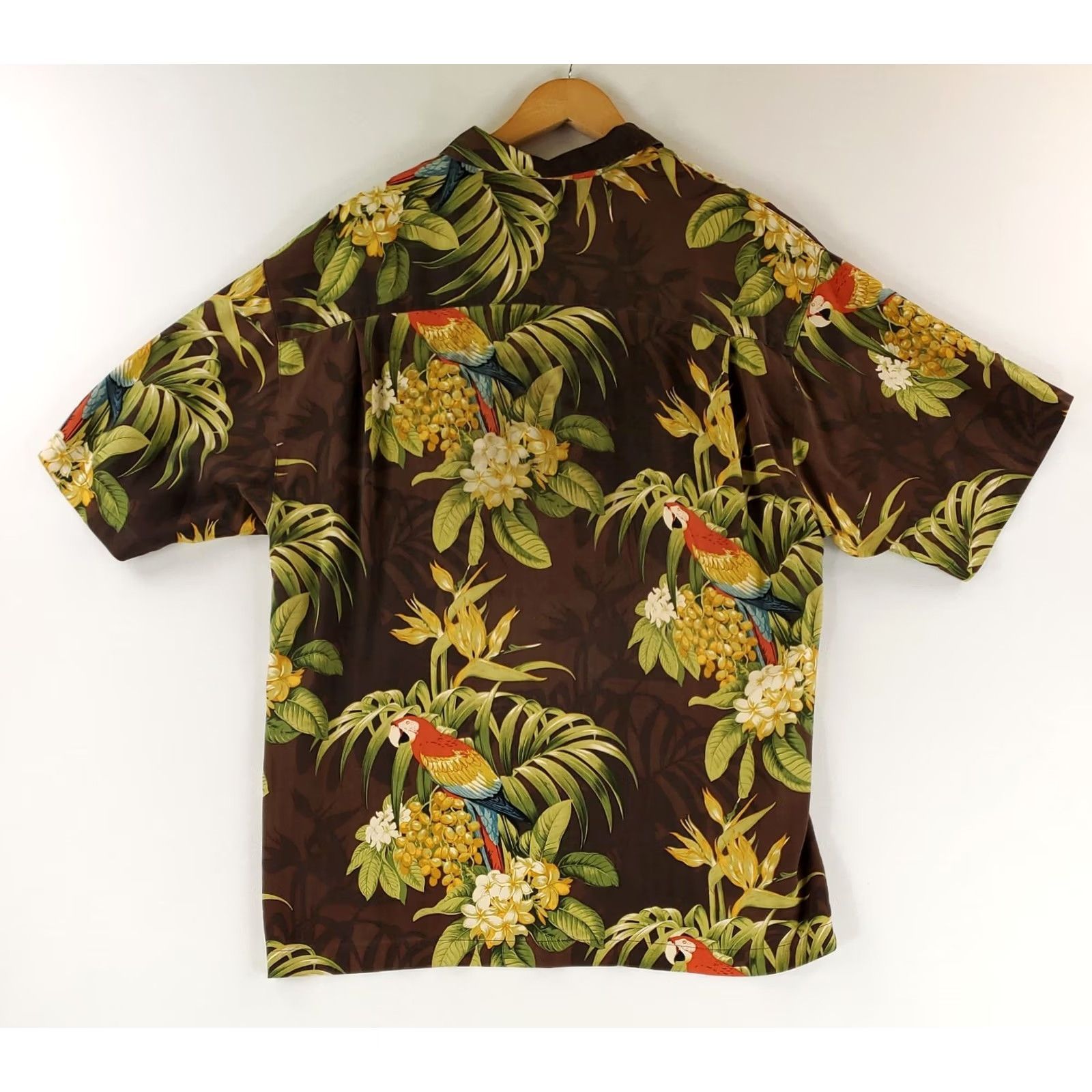 Tommy Bahama Tommy Bahama Shirt 100% Silk Parrots Short Sleeve Brown Mens XL Size US XL / EU 56 / 4 - 5 Thumbnail