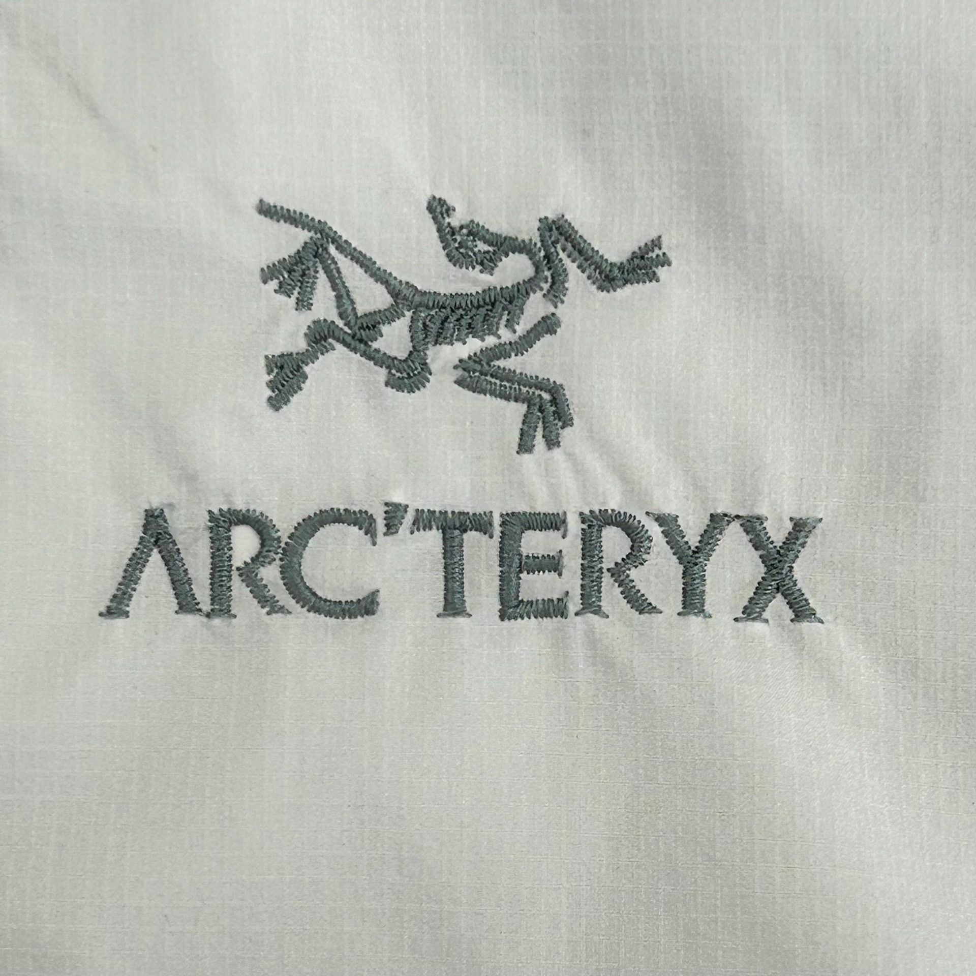 Arc'teryx ARC‘TERYX ATOM SL ANORAK Silver-Grey Zip-Down Jacket| Size L / US 10 / IT 46 - 7 Thumbnail