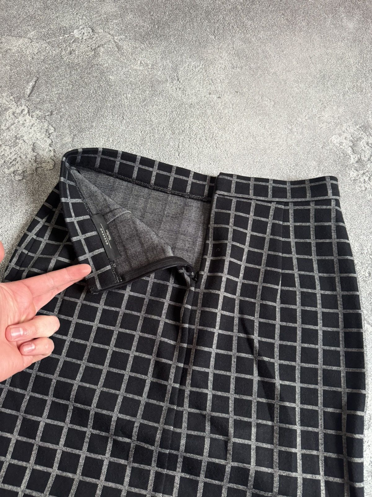 Weekend Max Mara Weekend Max Mara S Chekered skirt pencil Size 26" / US 2 / IT 38 - 9 Thumbnail