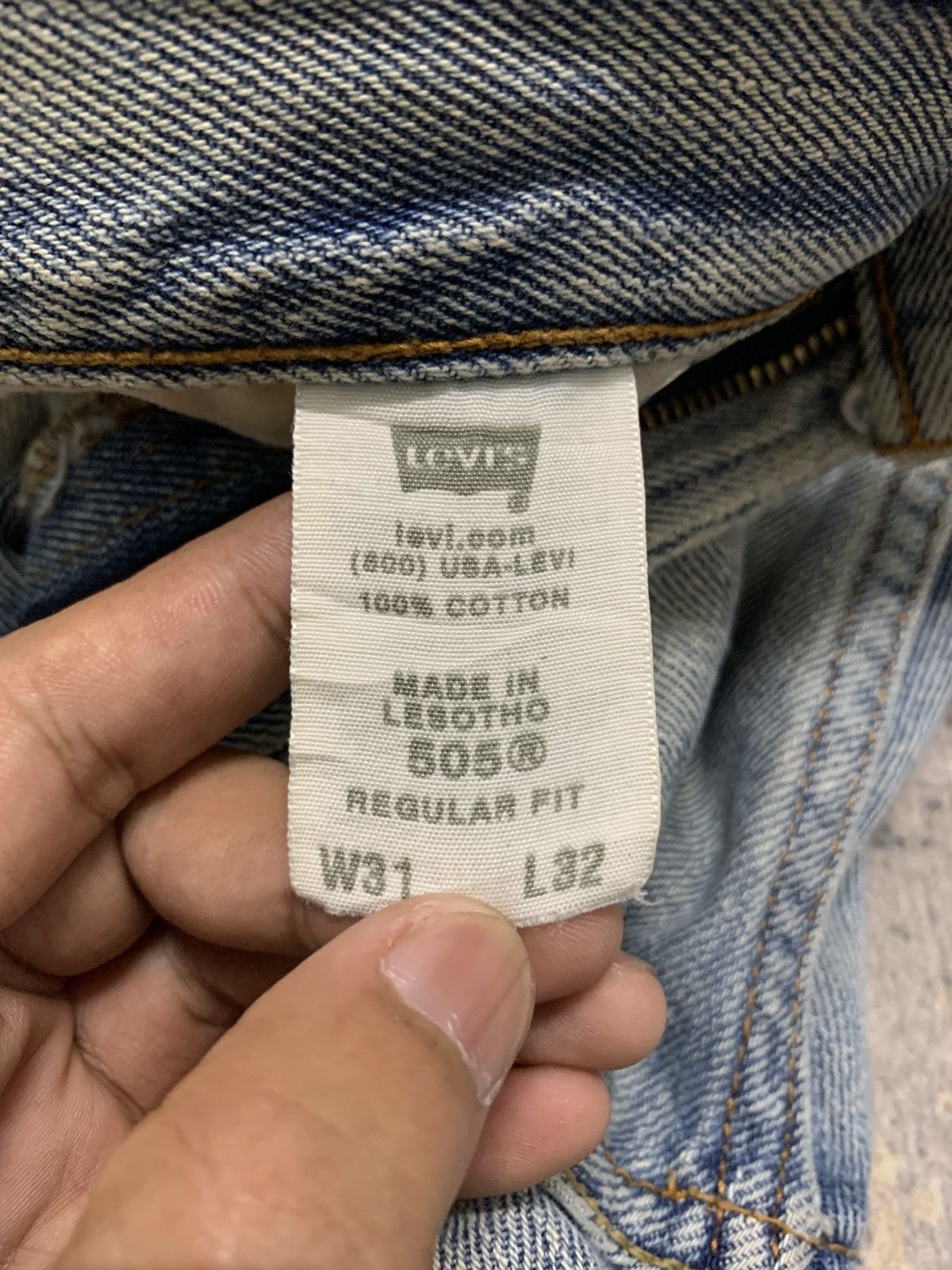 Levi's Size 32x31 Vintage Y2K Levi's 505 Distressed Denim Jeans Size US 32 / EU 48 - 16 Thumbnail