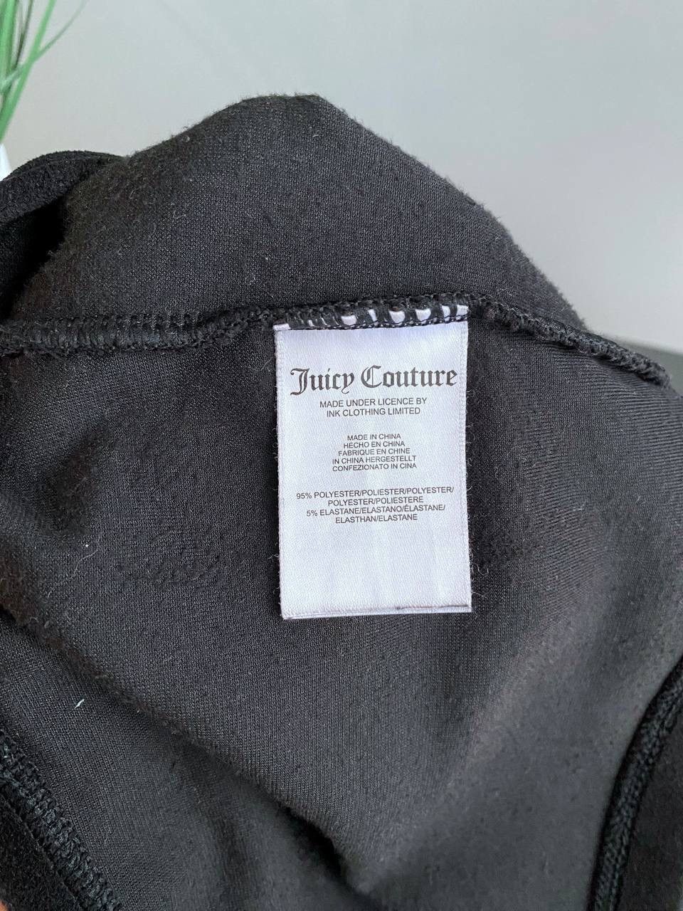 Designer × Juicy Couture Juicy Couture Black Velour Cropped Top Y2K, Size M Size M / US 6-8 / IT 42-44 - 12 Thumbnail
