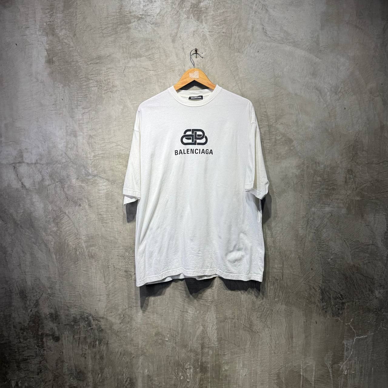 Balenciaga Balenciaga - Interlocking BB Logo Tee | Grailed