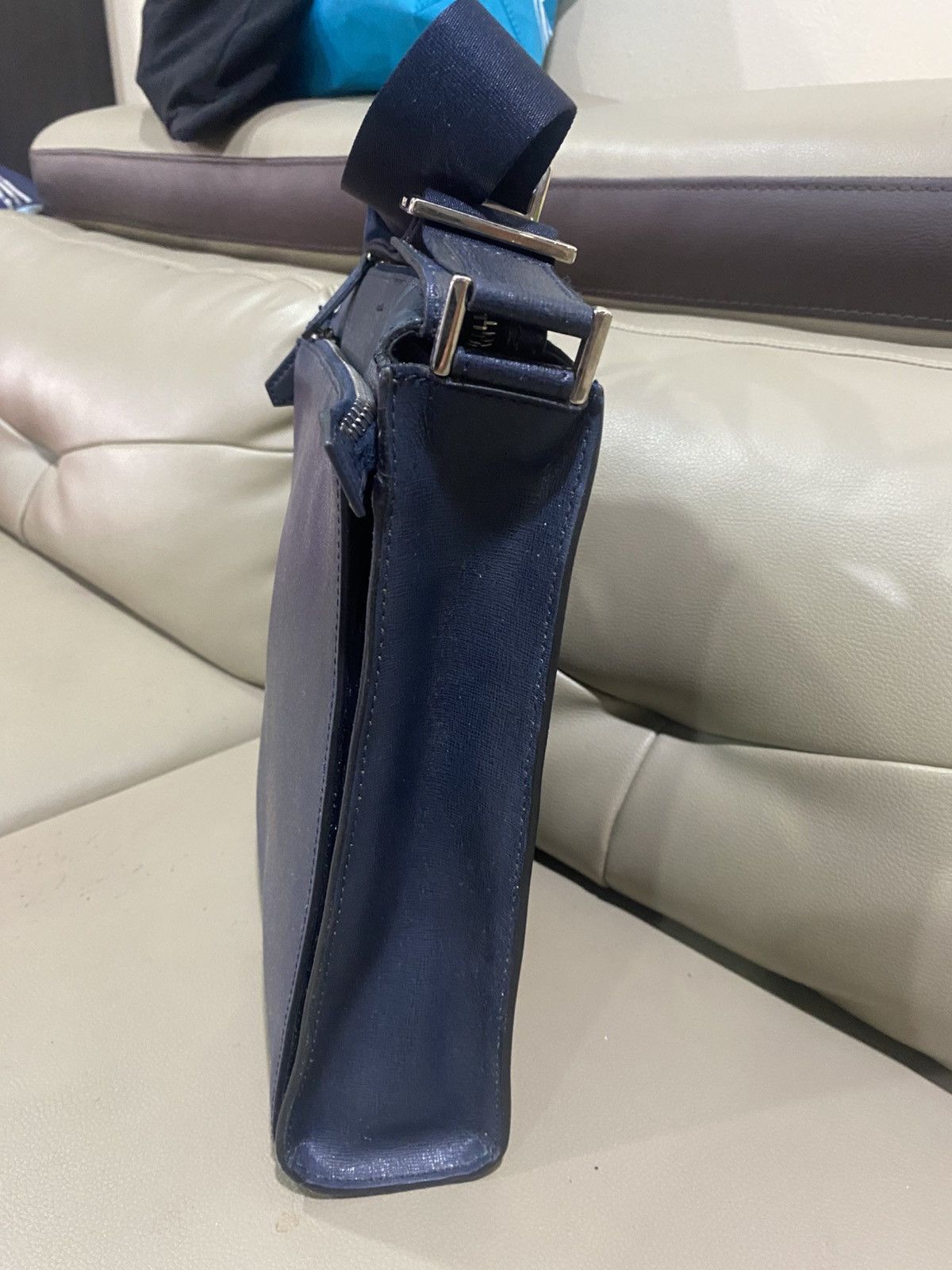 Fendi Authentic Fendi Roma Sling Leather Bag Size ONE SIZE - 5 Thumbnail