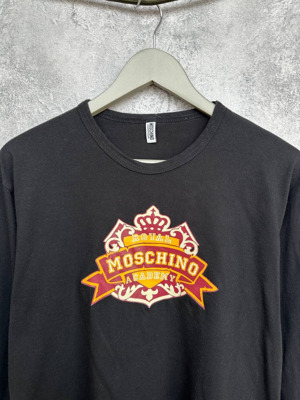 Moschino Moschino Royal Academy Print Long Sleeve T-Shirt Black Crew Size US XL / EU 56 / 4 - 4 Thumbnail