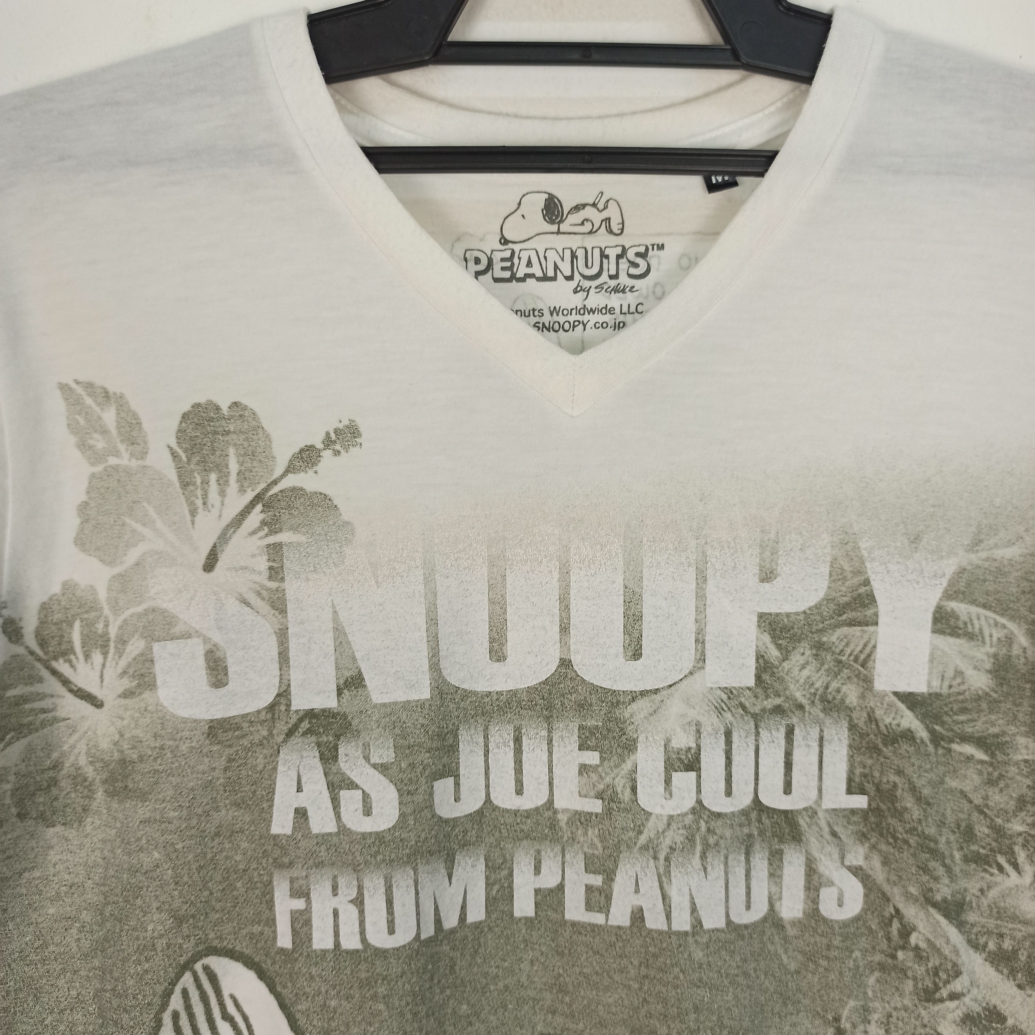 Peanuts RARE PEANUTS SNOOPY V NECK TSHIRT Size US S / EU 44-46 / 1 - 3 Thumbnail