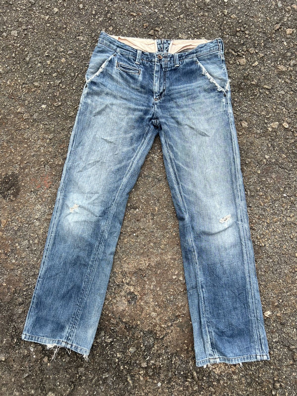 Gap Gap Distressed Jeans Size US 32 / EU 48 - 1 Thumbnail
