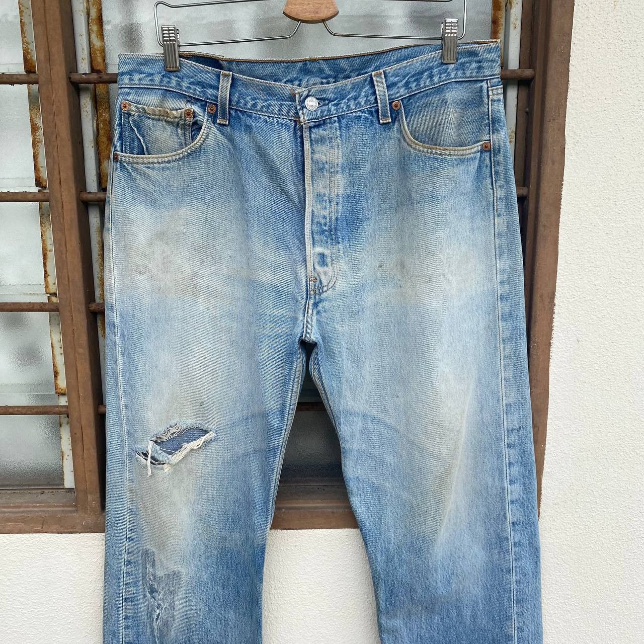 Levi's Vintage Clothing VINTAGE 00'S LEVIS 501 DISTRESSED DIRTY JEAN W35X33" Size US 35 - 4 Thumbnail