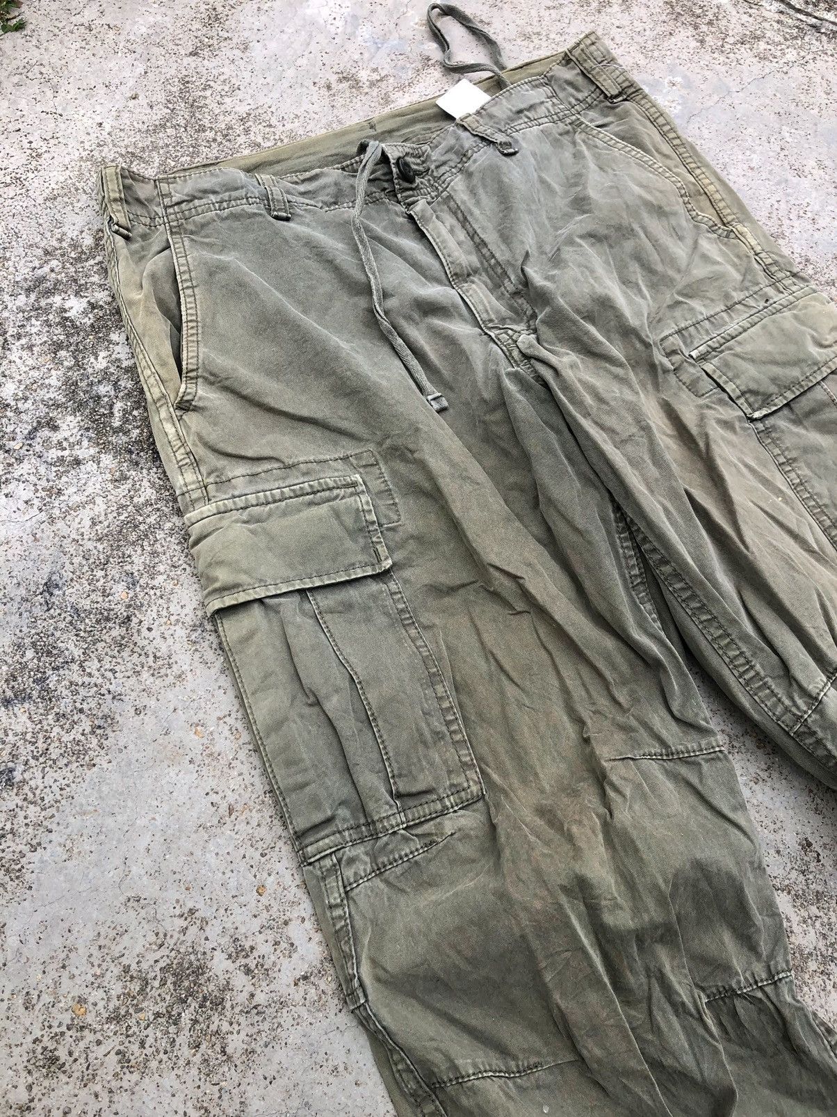 Uniqlo SUN FADED SIX POCKET CARGOPANT Size US 33 - 3 Thumbnail