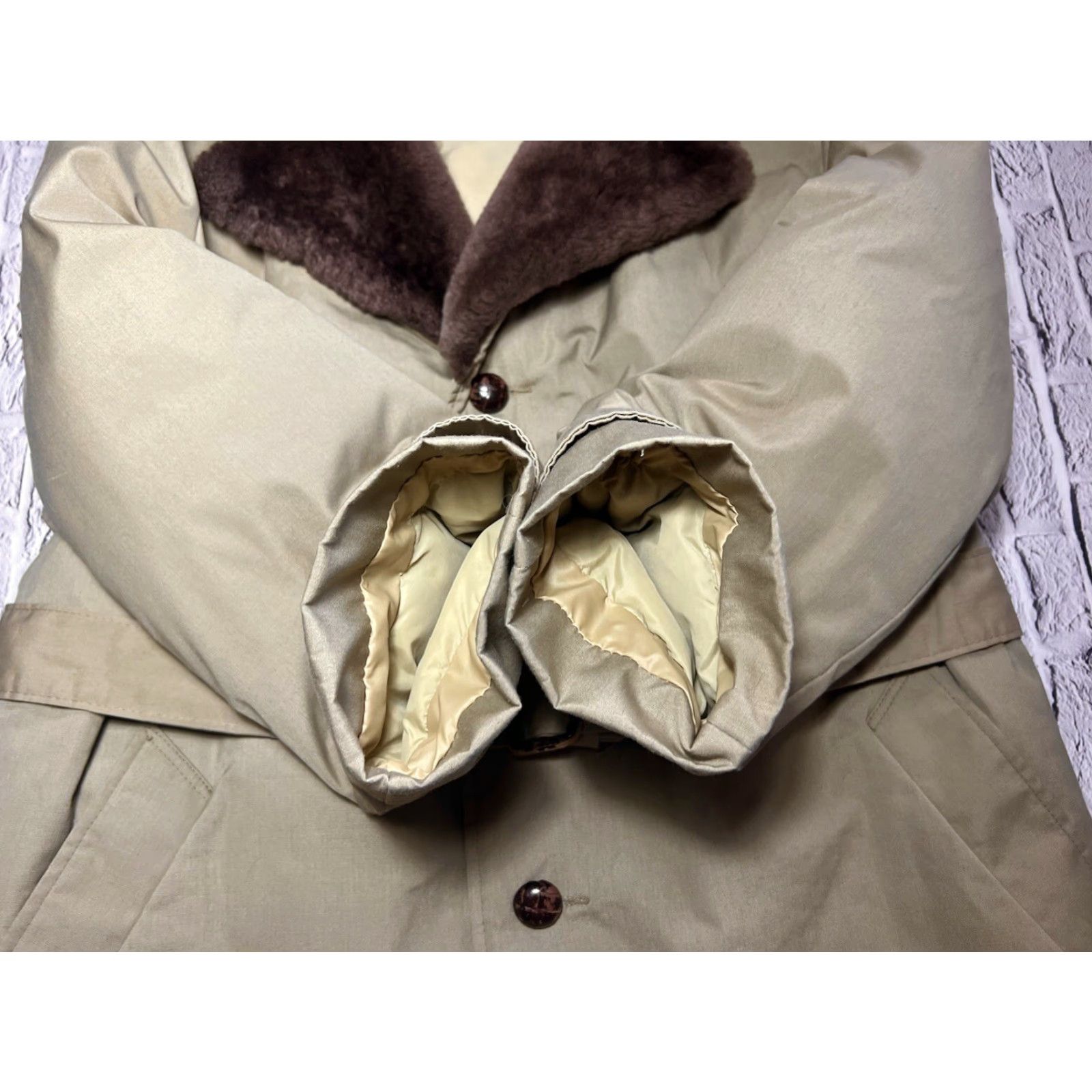 Vintage VINTAGE Woolrich Coat Mens Parka Down Insulated Lamb Belted Leather Buttons Wear 44 Beige Size US S / EU 44-46 / 1 - 3 Thumbnail