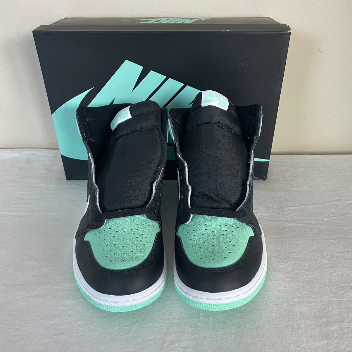 Jordan Brand × Nike Nike Air Jordan 1 Retro High OG Green Glow Mens US Size 13 Size US 13 / EU 46 - 3 Thumbnail