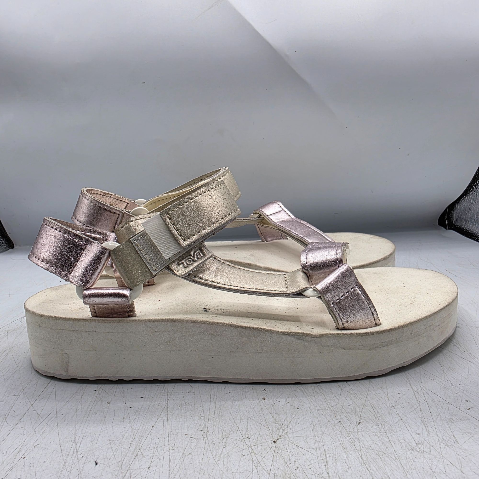 Teva Teva Flatform Womens 8 Platform Sandals Universal Metallic S Size US 8 / IT 38 - 13 Thumbnail