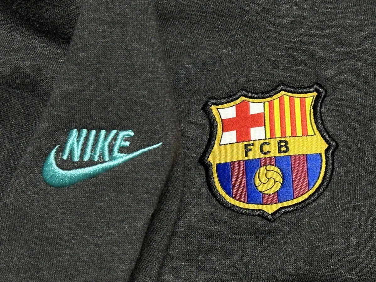 Nike Nike FC Barcelona Soccer Ninja Hoodie Size US XL / EU 56 / 4 - 5 Thumbnail