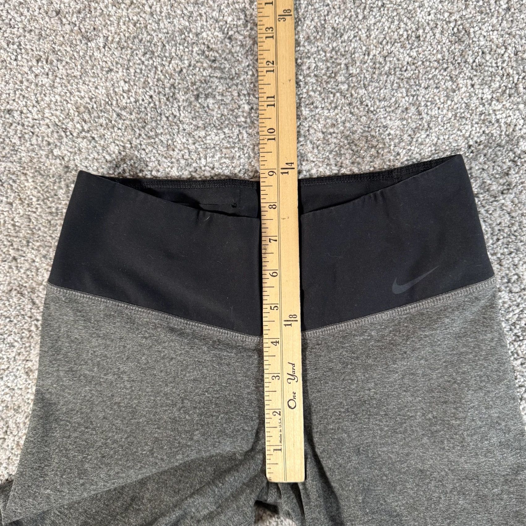 Nike VINTAGE Nike Leggings Womens XS Gray Dri-FIT Legend 2.0 Tight Yoga Running 548510-071 Size 26" / US 2 / IT 38 - 6 Thumbnail