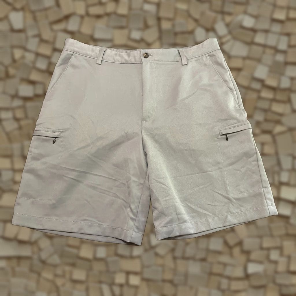 Izod IZOD Golf Shorts Mens Size 36 Gray Zip Cargo Pockets Chino Flat Front Regular K D Size US 36 / EU 52 - 1 Thumbnail