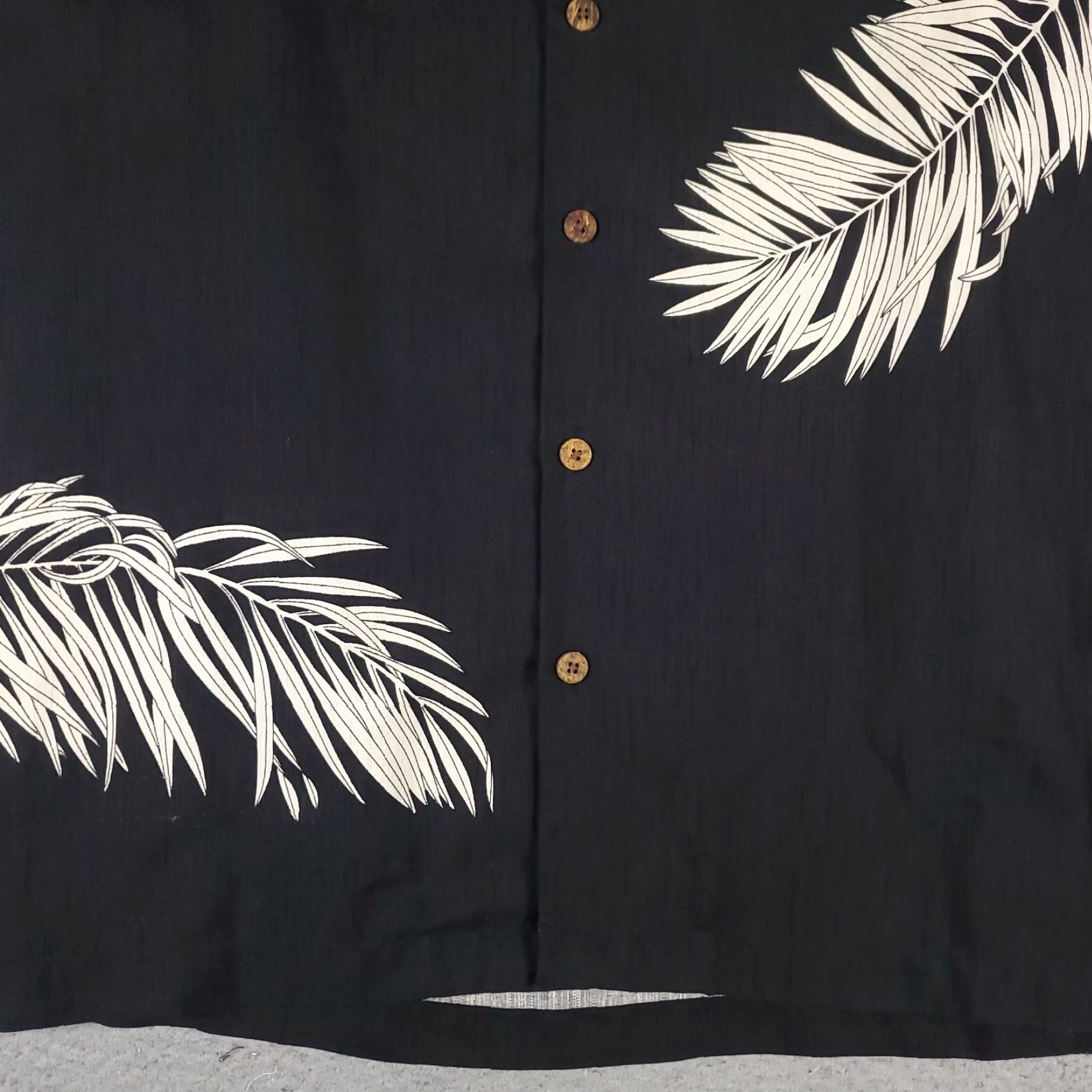 Tommy Bahama VINTAGE Tommy Bahama Mens Large Black Hawaiian Shirt Short Sleeve Floral Silk Casual Beach Tropical Size US L / EU 52-54 / 3 - 3 Thumbnail