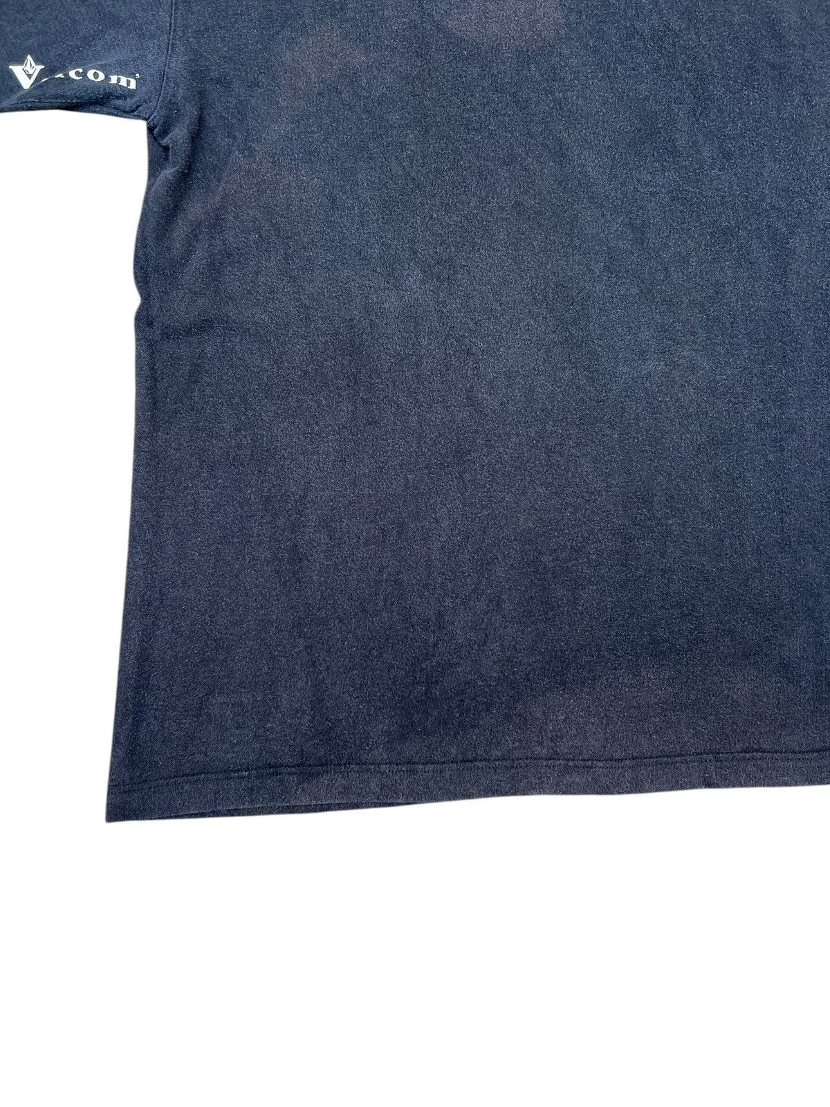 Vintage Vintage 90s Volcom Sun Faded Black Skateboard tees Size US L / EU 52-54 / 3 - 16 Thumbnail
