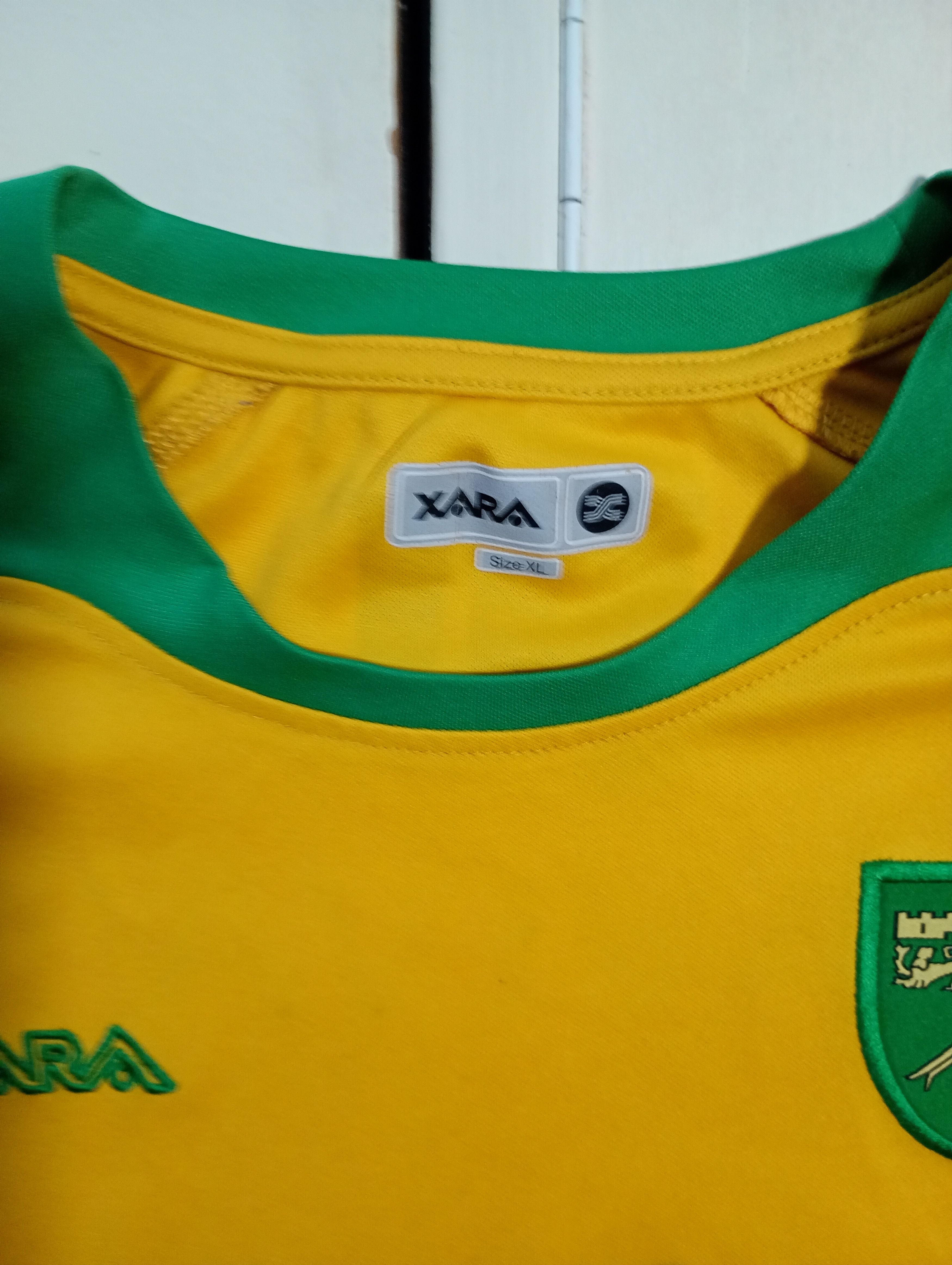 Vintage Xara Norwich City Jersey 2008-2010 Size US XL / EU 56 / 4 - 9 Thumbnail
