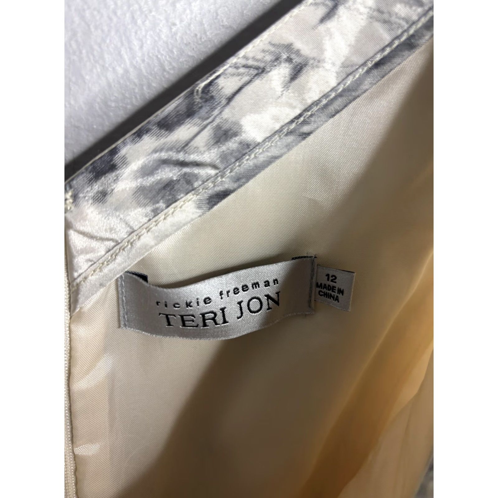 Vintage Teri Jon Dress Womens 12 White Gray Floral Satin Beaded Waist Cocktail Sheath Size XL / US 12-14 / IT 48-50 - 3 Thumbnail