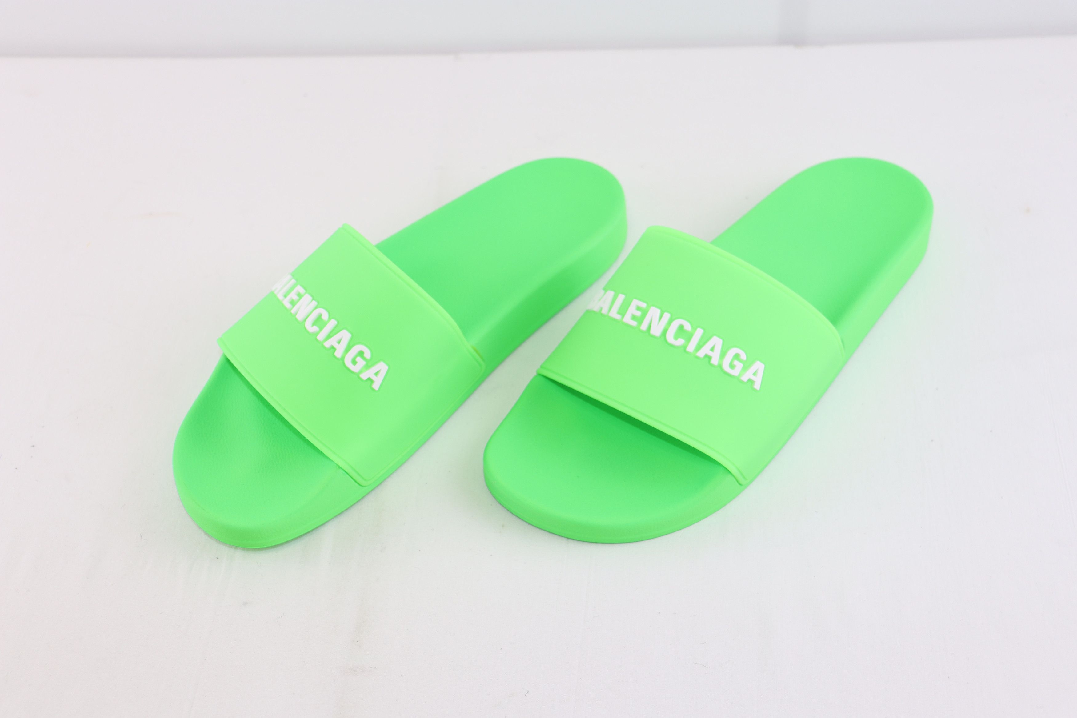 Balenciaga o1rshd1 Rubber Logo Slides in Green Size US 12 / EU 45 - 6 Thumbnail